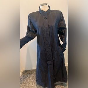 Vintage FLEET STREET water proof trench coat. Size 12
